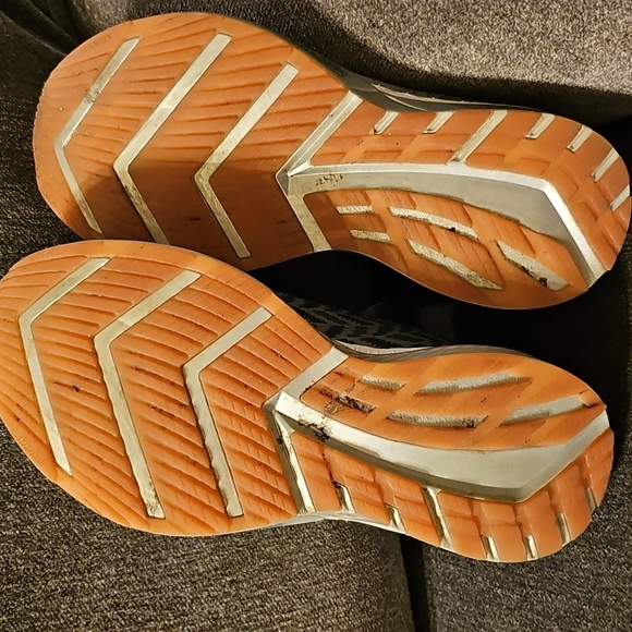 Brooks Bedlam 🥰 Women's Size 7 - Picture 7 of 8